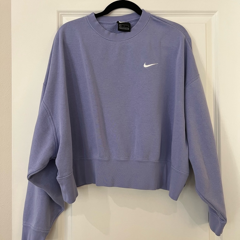 Nike Essential Cropped Sweatshirt in purple